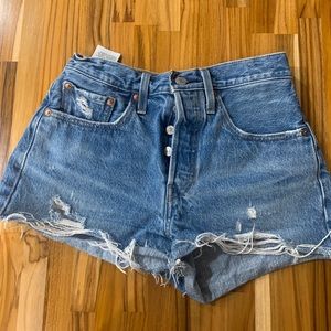 levi’s 501 womens denim shorts ripped medium wash